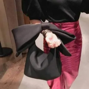 Large Bowknot Wristlet Handbag - Black