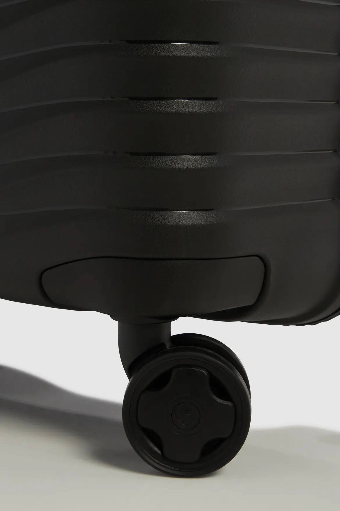 Upscape Check-In 81cm Suitcase